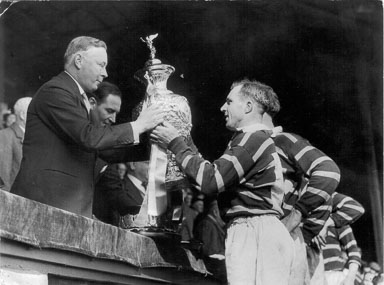 1953_Huddersfield's_cup.jpg