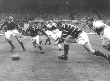 Action_from_the_1962_Wembley_Final.jpg